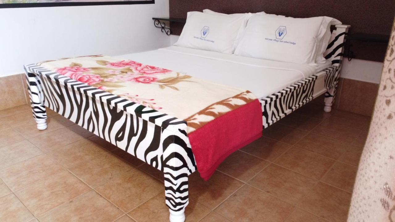 Miryams Village Inn Safari Lodge Sultan Hamud Εξωτερικό φωτογραφία